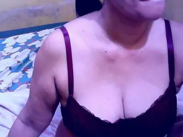 Carmela4uのBongacamsでライブポルノ配信