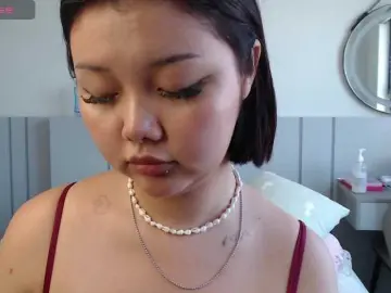 MomoMoonxxxのBongacamsでライブポルノ配信
