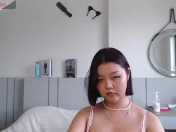 MomoMoonxxxのBongacamsで高画質ウェブカメラ