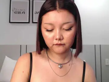 MomoMoonxxxのBongacamsでセックスカメラ