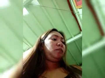 RhainneのBongacamsで今すぐ視聴可能なセックスカム
