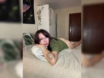 reyniriのBongacamsでセックスカメラ