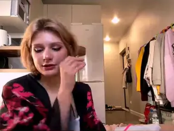 AideWaddickのBongacamsでセックスカメラ