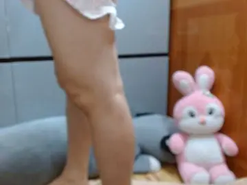 Ernesta102のBongacamsで高画質ウェブカメラ