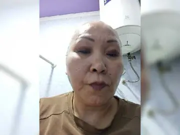 QweentisのBongacamsでライブセックス映像
