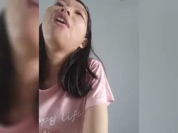 Selinababy99のBongacamsで人気のアダルト配信