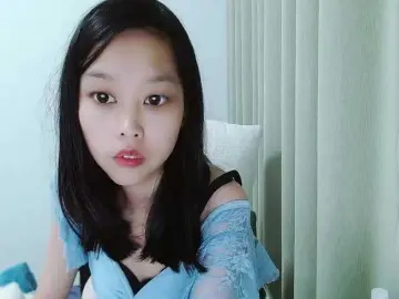 Selinababy99のBongacamsで無料ポルノカメラ