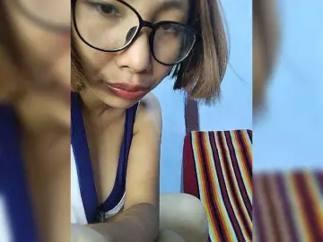 momo3312のBongacamsで今すぐ視聴可能なセックスカム
