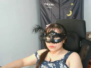 girl30sluttyのBongacamsでセックスチャット