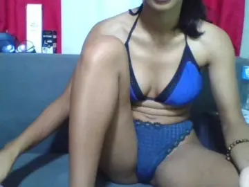 NADIAHのBongacamsで今すぐ視聴可能なセックスカム