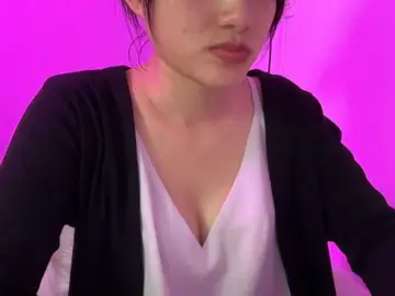 Julia-ZhenのBongacamsで今すぐ視聴可能なセックスカム