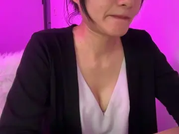 Julia-ZhenのBongacamsで今すぐ視聴可能なセックスカム