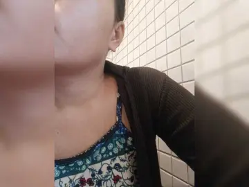 XXhornywetprincess99XXのBongacamsで無料ポルノカメラ