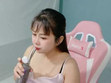 HotgirlplayのBongacamsで今すぐ視聴可能なセックスカム