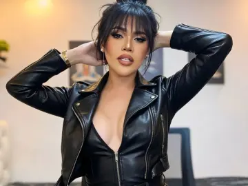 RoxiePhuketのImliveでセックスカメラ