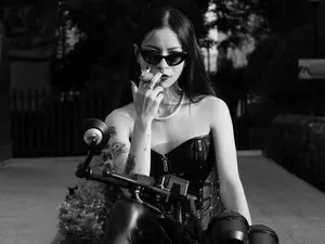 Rosse_98_のMyfreecamsで今すぐ視聴可能なセックスカム