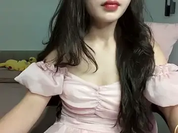 Lucie-Sexy2kのStripchatでアダルトカメラ配信