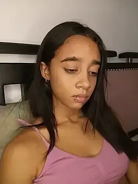 Zoe_Sweett18のStripchatでセックスカメラ