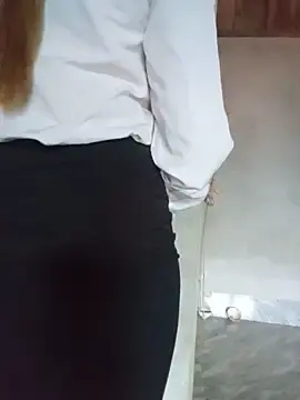 Lanlove_のStripchatで無料ポルノカメラ