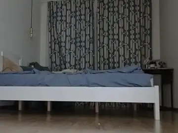 miraqqwertyのStripchatでセックスカメラ
