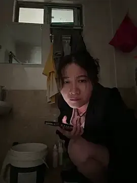 daaqnnのStripchatで高画質ウェブカメラ