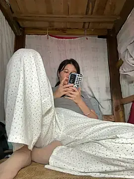 daaqnnのStripchatでライブポルノ配信
