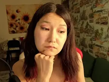 LeyylaStooneのStripchatでライブチャット
