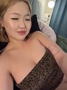 Aiko_YumiのStripchatでアダルトビデオチャット