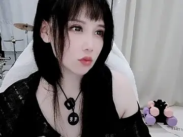 Evangelin-eのStripchatで無料ポルノカメラ