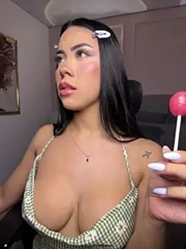 Miss_blue69のStripchatで高画質ウェブカメラ