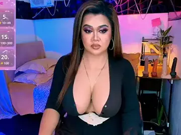 asiankatyhugeのStripchatでセックスカメラ