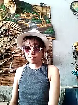 Little_suzy5のStripchatでアダルトビデオチャット