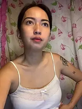 XXnaughty_08XXのStripchatでライブチャット