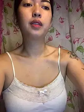 XXnaughty_08XXのStripchatでライブポルノ配信