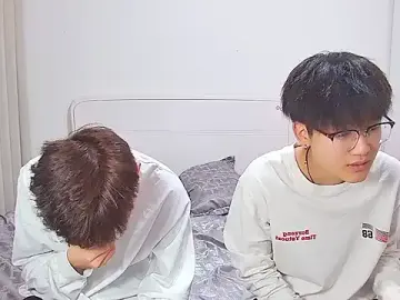KK-cuteboyのStripchatでアダルトカメラ配信