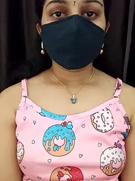 SWEET-H0NEYのStripchatでセックスカメラ