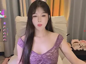 7-LoveのStripchatで人気のアダルト配信