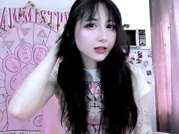 Holy420loliiのStripchatで無料ライブポルノ