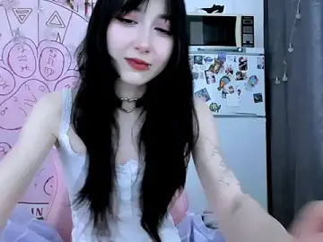 Holy420loliiのStripchatでアダルトビデオチャット