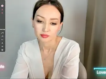 MinaDiamonddのStripchatでライブセックス映像