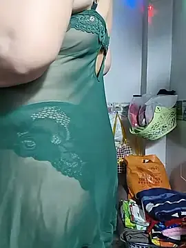 phnzのStripchatでセックスカメラ