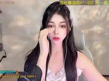 Lucky-CoraのStripchatで高画質ウェブカメラ