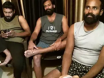 indian2のStripchatでヌードカメラ