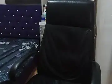XyummyRhicaxのStripchatでライブセックス映像
