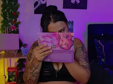 PauilinaのStripchatでヌードカメラ