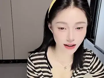 yuyu-33のStripchatでアダルトビデオチャット