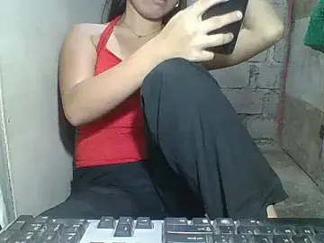 Skinny_PinayGirljust18のStripchatでプライベートチャット