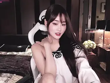 Aurora_-77のStripchatで高画質ウェブカメラ