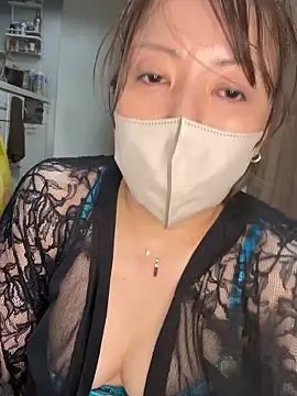 Mirika555のStripchatでアダルトカメラ配信