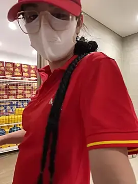 Sneaky_CumshootのStripchatでヌードカメラ